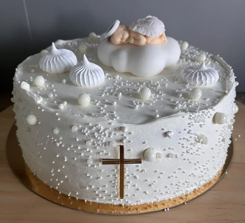 A cake made to order by JuliCake