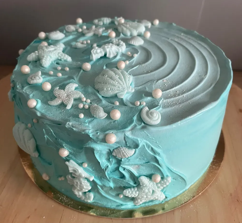 A cake made to order by JuliCake