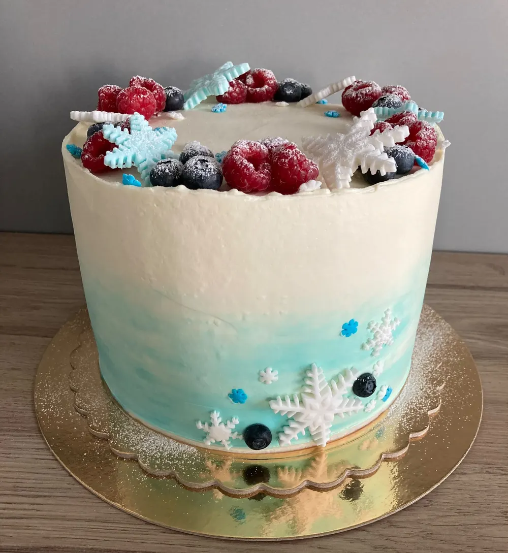 A cake made to order by JuliCake