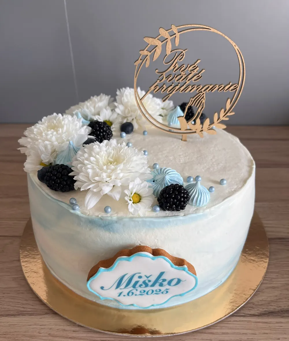 A cake made to order by JuliCake