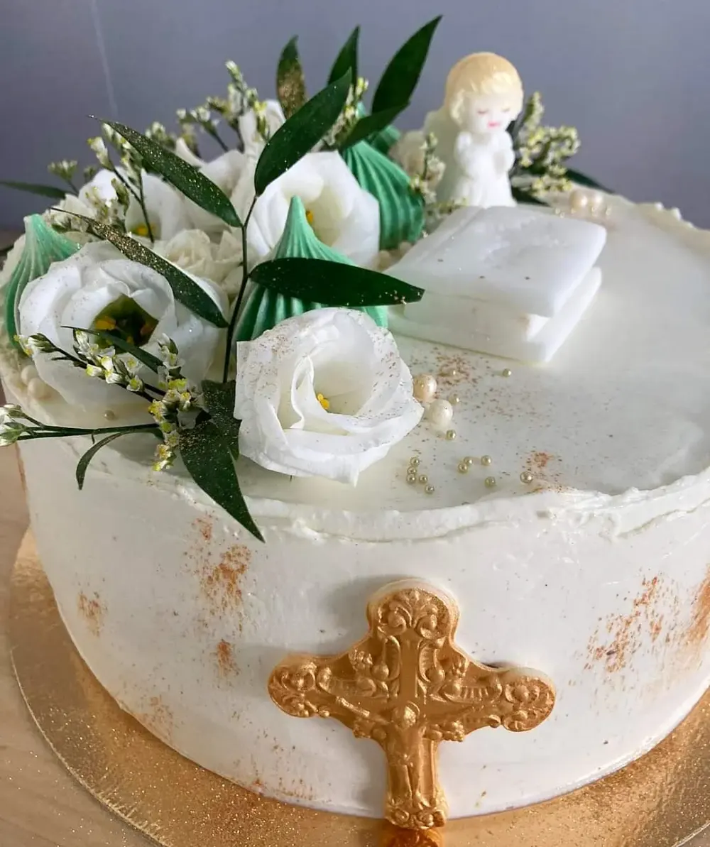 A cake made to order by JuliCake