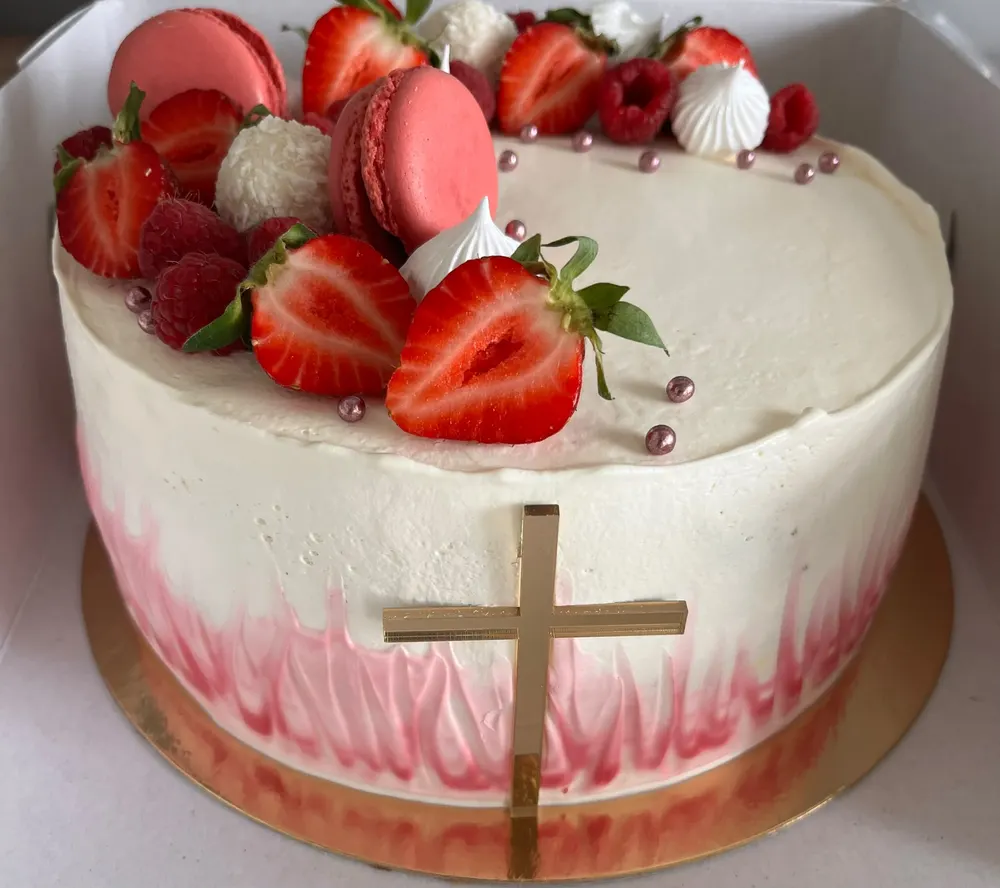 A cake made to order by JuliCake