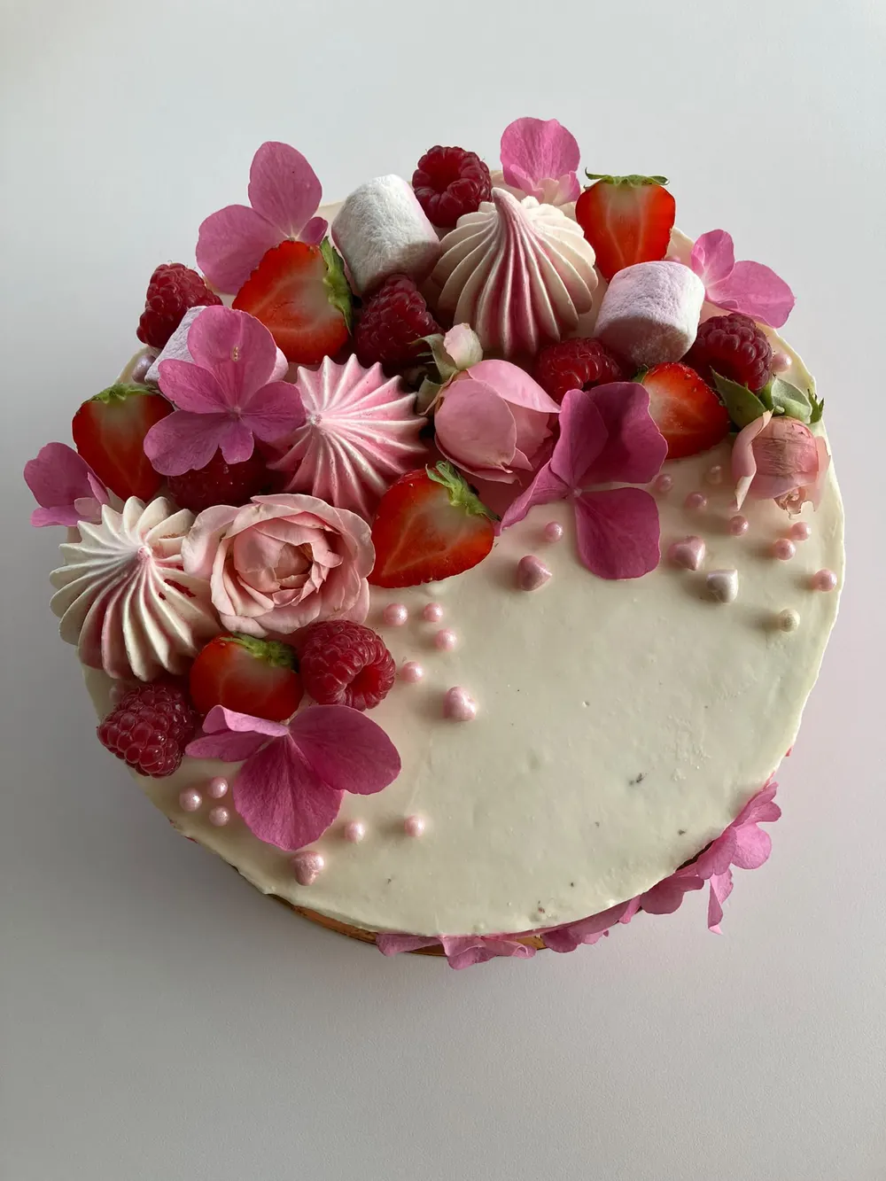 A cake made to order by JuliCake