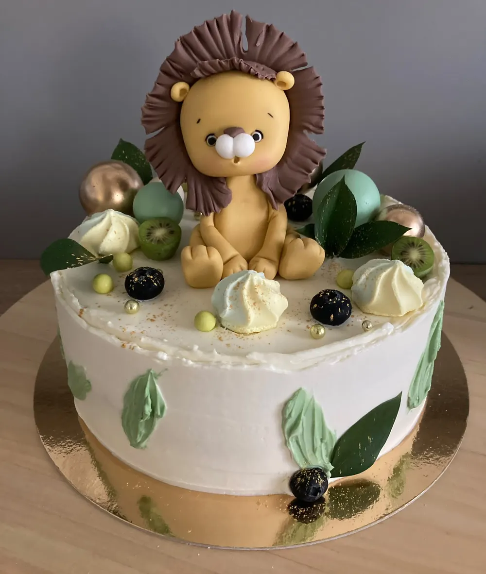 A cake made to order by JuliCake