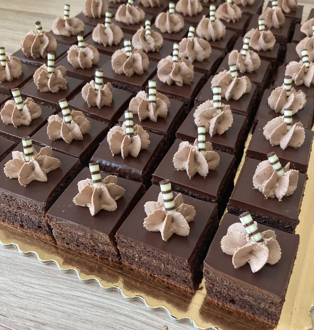 Desserts by JuliCake